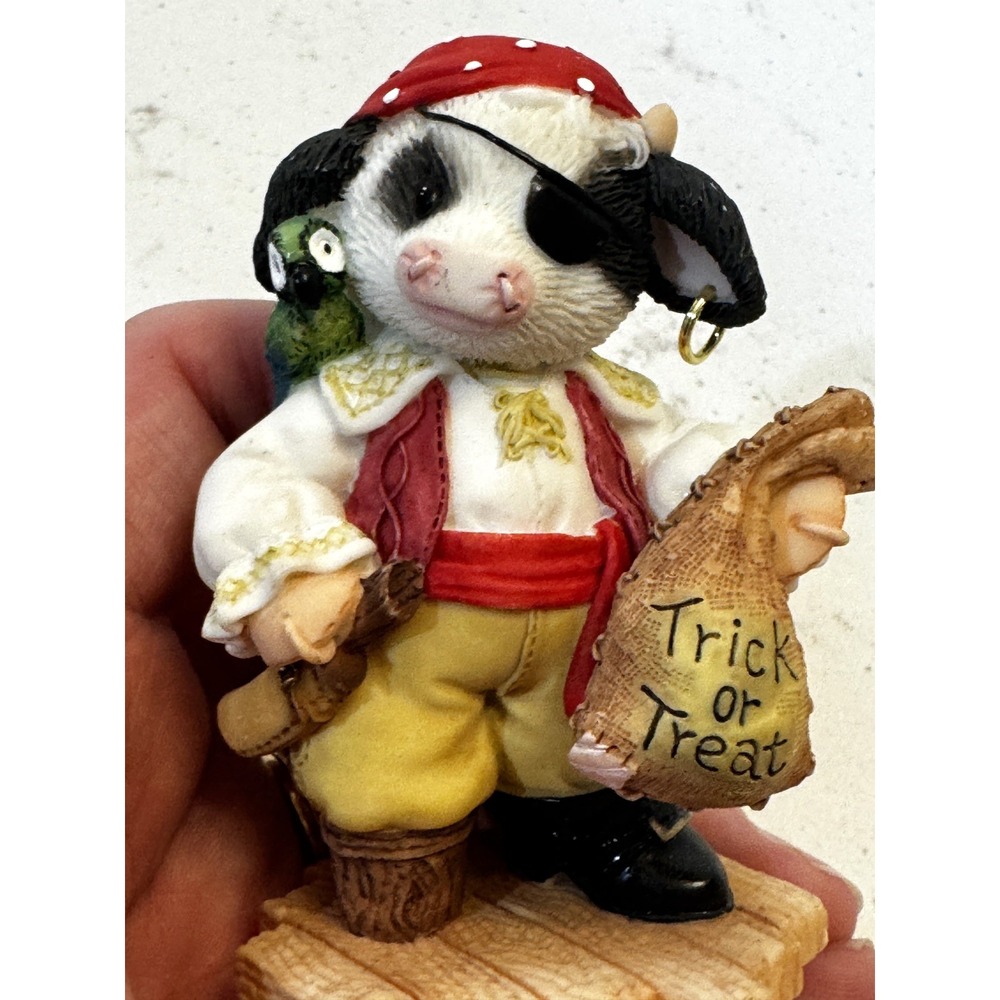 Mary's Moo Moos Pirate Cow Figurine Enesco 726036 We'll Share The Spoils Mate!